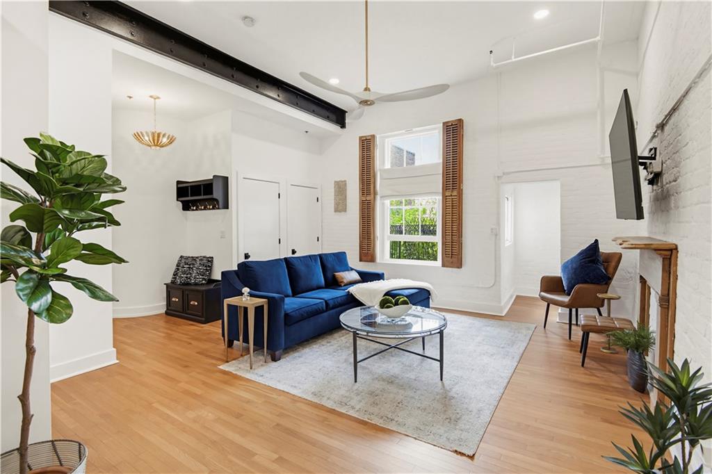 633 TCHOUPITOULAS Street 4