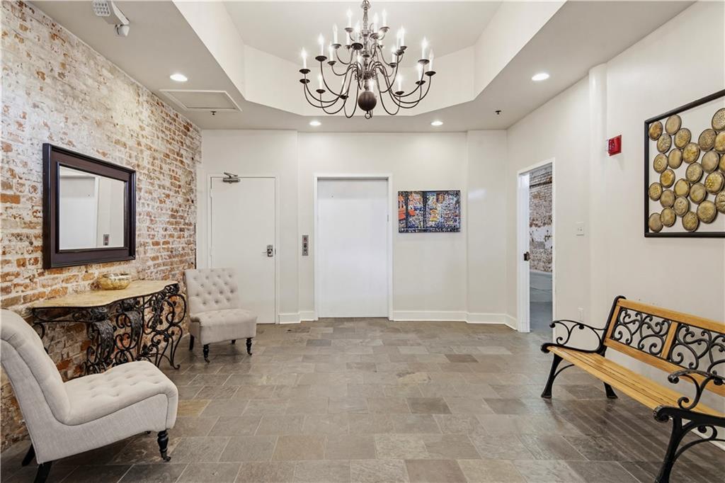 633 TCHOUPITOULAS Street 4