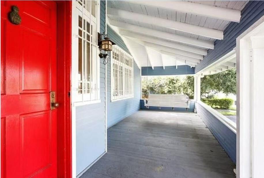 7901 S CLAIBORNE Avenue