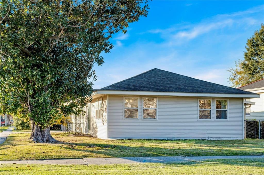 3501 DERBIGNY Street