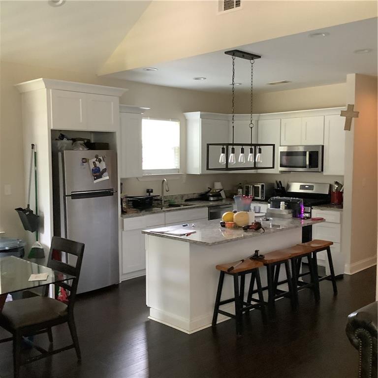 107 E STANLEY Street