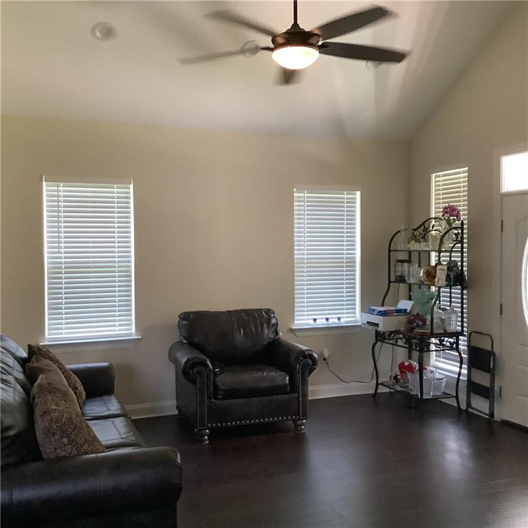 107 E STANLEY Street