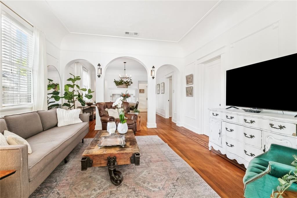 141 METAIRIE LAWN Drive