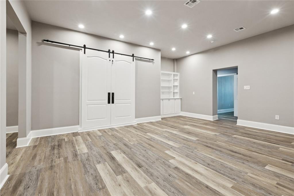 1400 WOODLAND Highway