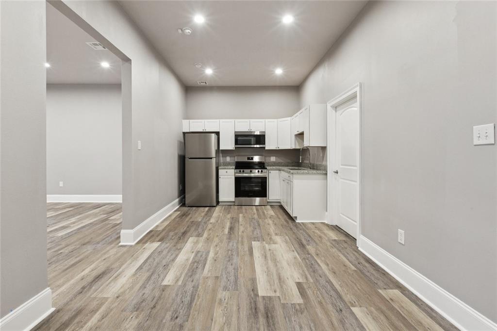1400 WOODLAND Highway