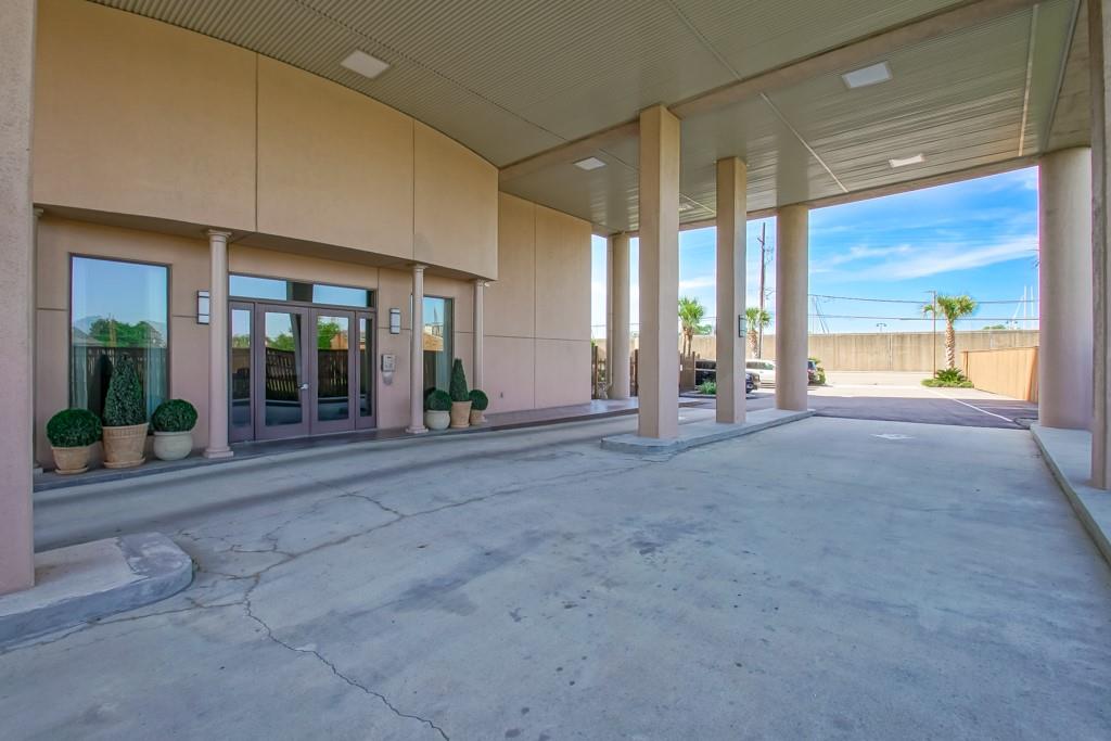 232 LAKE MARINA Avenue 8B