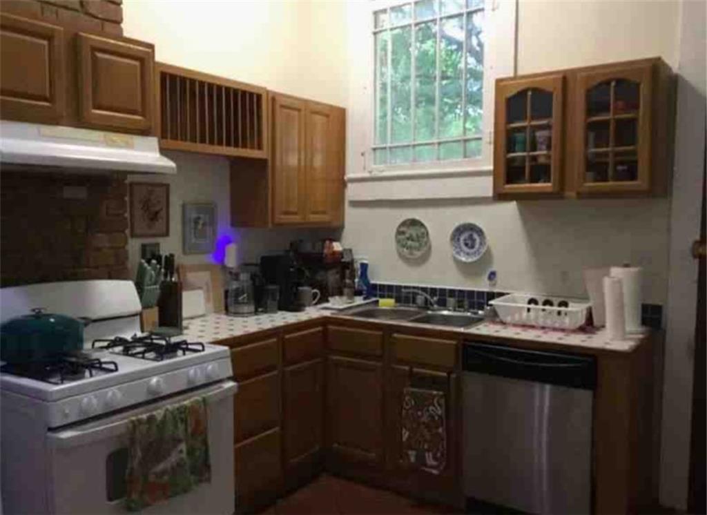 129-31 N GENOIS Street