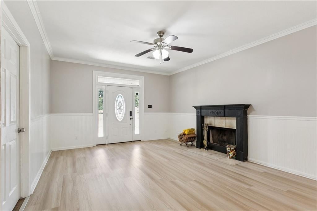 1512 SUNSET Drive