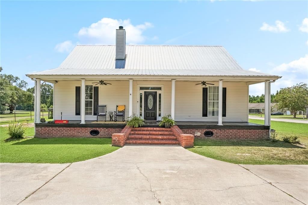 1512 SUNSET Drive