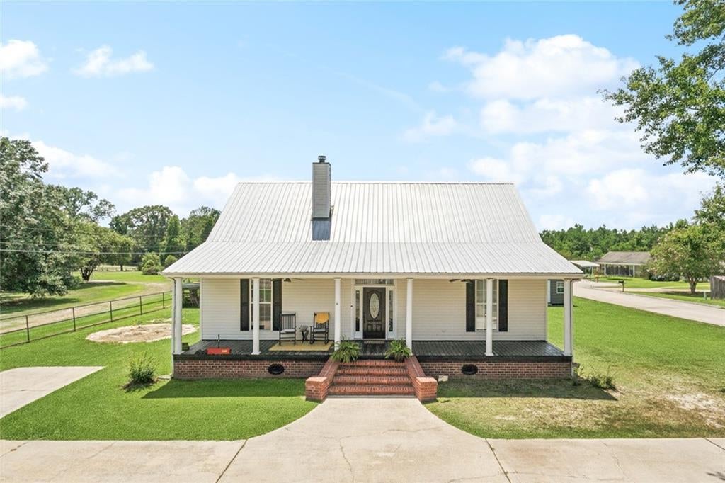 1512 SUNSET Drive