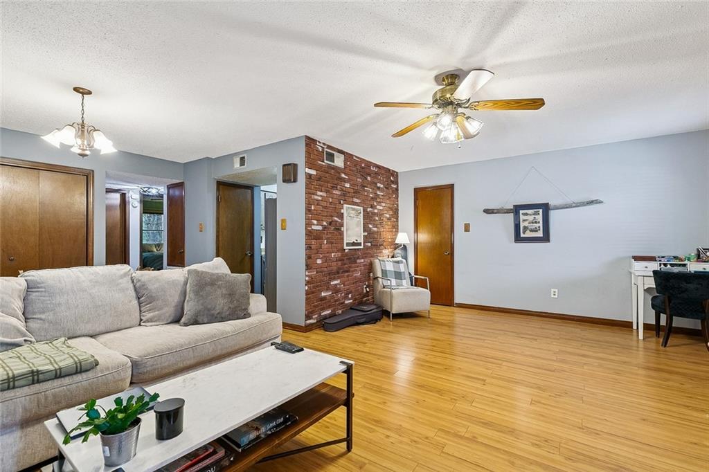 2813 RIVER Road A