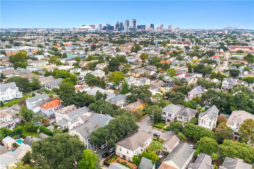 New Orleans, Louisiana 70115, United States, 4 Bedrooms Bedrooms, ,4 BathroomsBathrooms,Residential,Pending,44745