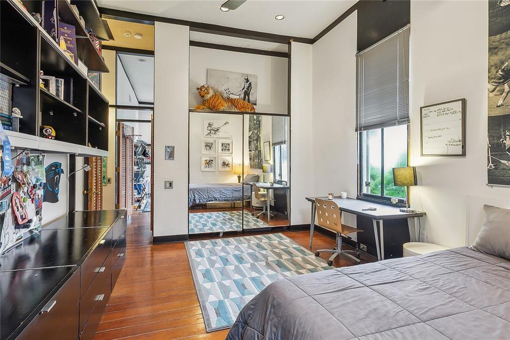 New Orleans, Louisiana 70115, United States, 4 Bedrooms Bedrooms, ,4 BathroomsBathrooms,Residential,Pending,44745