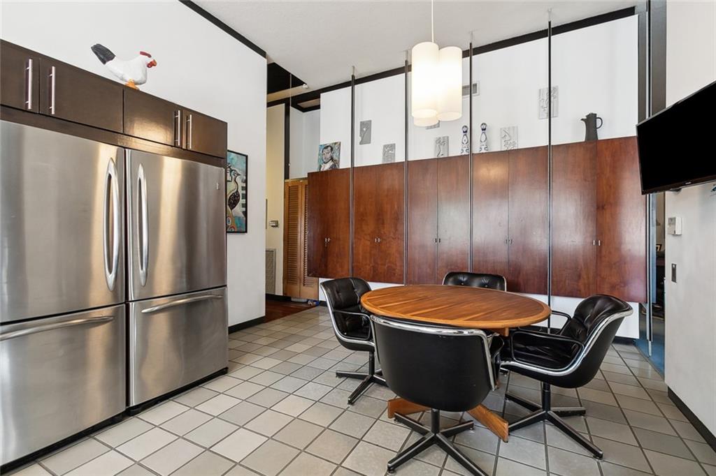 New Orleans, Louisiana 70115, United States, 4 Bedrooms Bedrooms, ,4 BathroomsBathrooms,Residential,Pending,44745