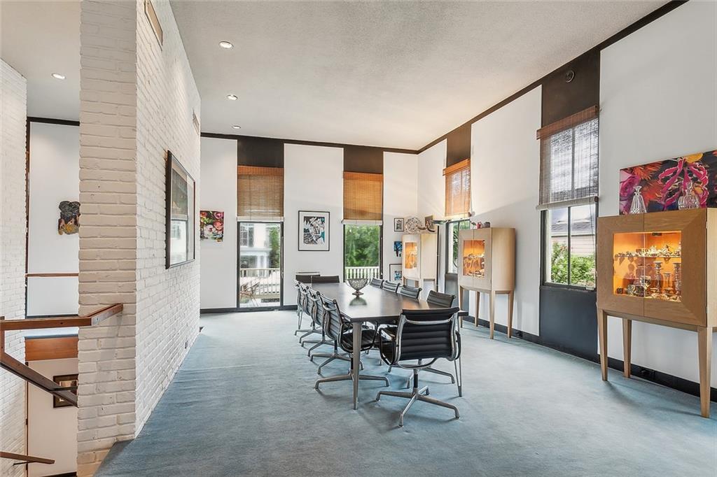 New Orleans, Louisiana 70115, United States, 4 Bedrooms Bedrooms, ,4 BathroomsBathrooms,Residential,Pending,44745