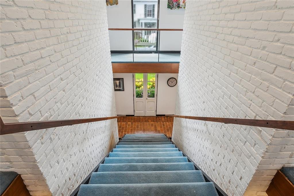 New Orleans, Louisiana 70115, United States, 4 Bedrooms Bedrooms, ,4 BathroomsBathrooms,Residential,Pending,44745