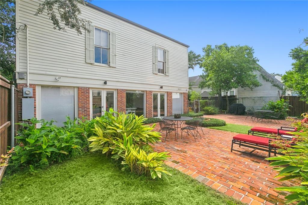 New Orleans, Louisiana 70115, United States, 4 Bedrooms Bedrooms, ,4 BathroomsBathrooms,Residential,Pending,44745