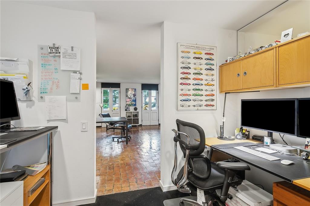 New Orleans, Louisiana 70115, United States, 4 Bedrooms Bedrooms, ,4 BathroomsBathrooms,Residential,Pending,44745