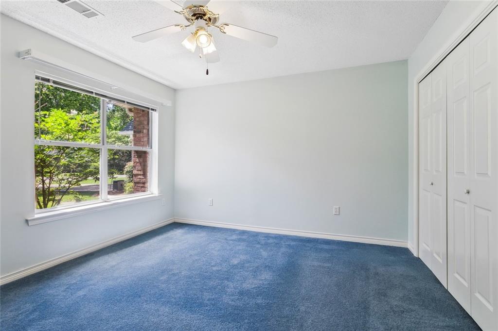 Mandeville, Louisiana 70448, United States, 3 Bedrooms Bedrooms, ,2 BathroomsBathrooms,Residential,Pending,136511