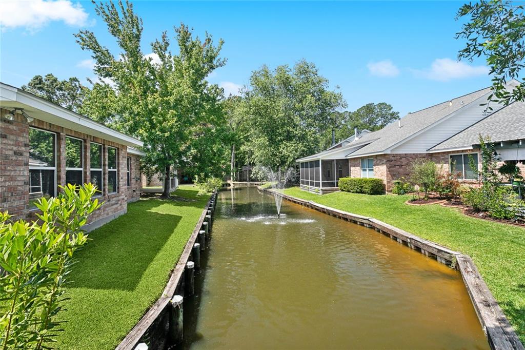 Mandeville, Louisiana 70448, United States, 3 Bedrooms Bedrooms, ,2 BathroomsBathrooms,Residential,Pending,136511