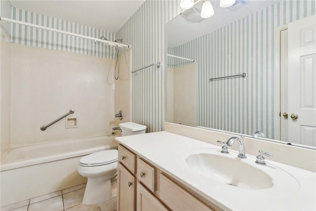 Mandeville, Louisiana 70448, United States, 3 Bedrooms Bedrooms, ,2 BathroomsBathrooms,Residential,Pending,136511