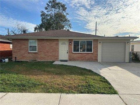 1381 MAPLEWOOD Drive Harvey LA 70058