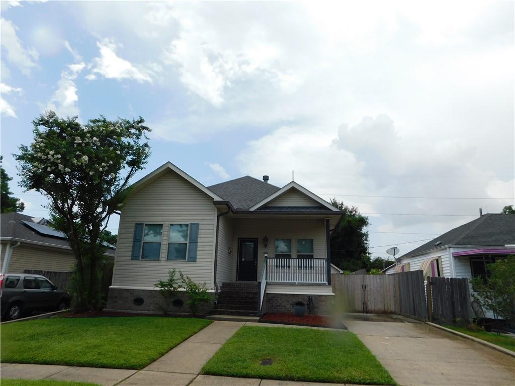22 DAVIS Boulevard