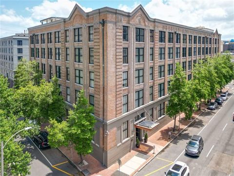 700 S PETERS Street 301 New Orleans LA 70130