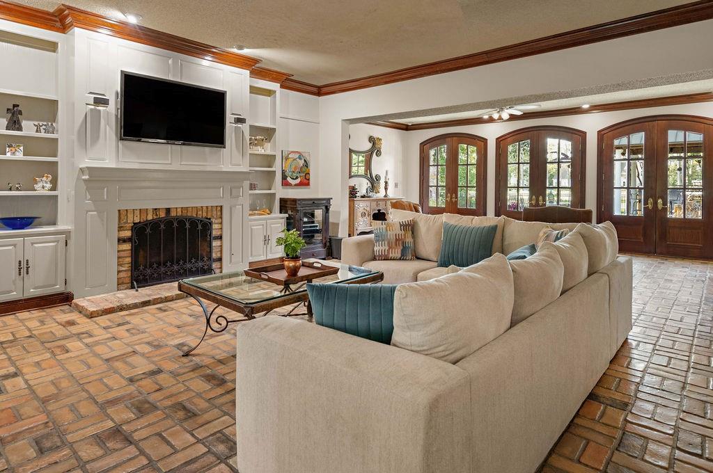 553 BEAU CHENE Drive