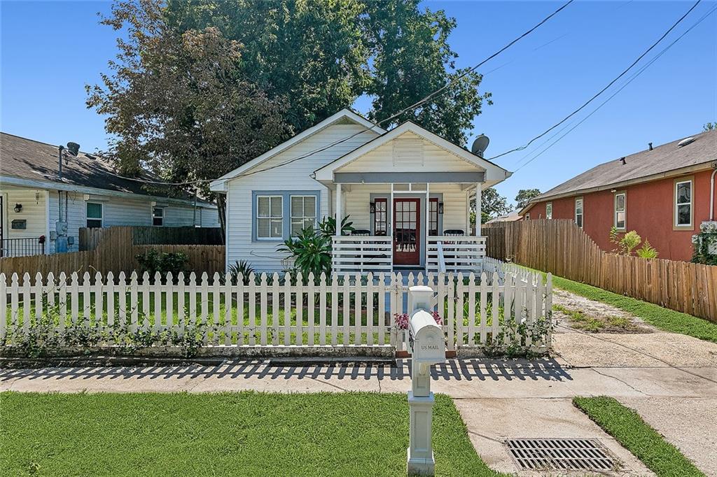 View Harvey, LA 70058 house