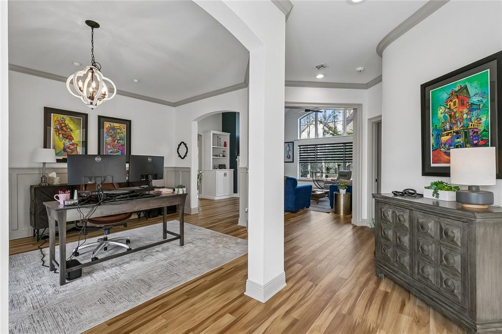 616 ENGLISH TURN Drive