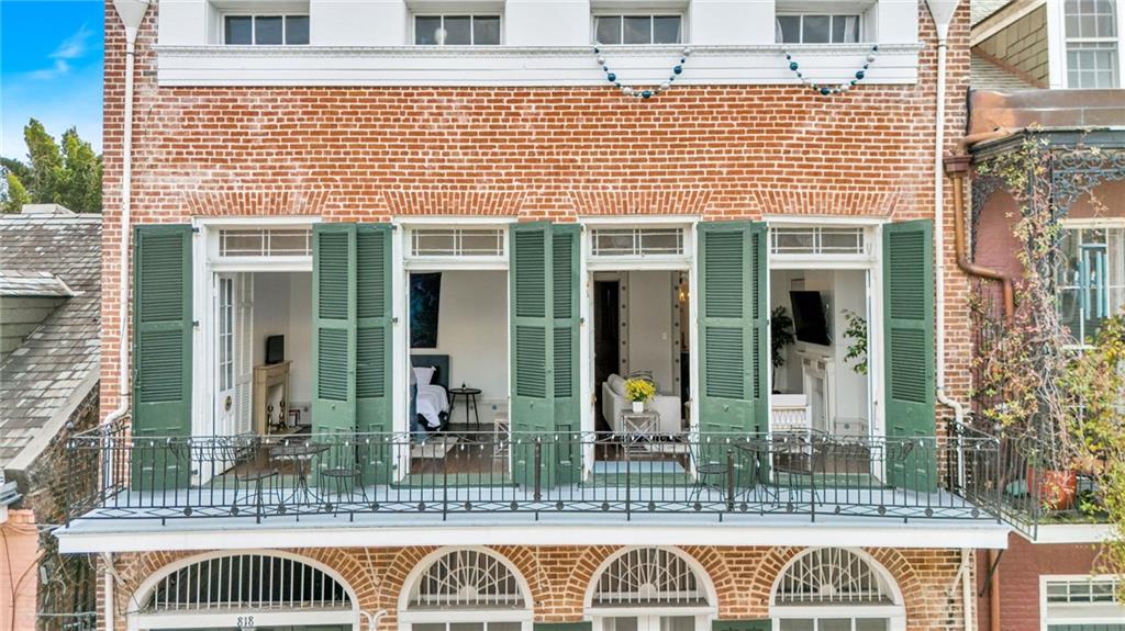 818 BOURBON Street 2A
