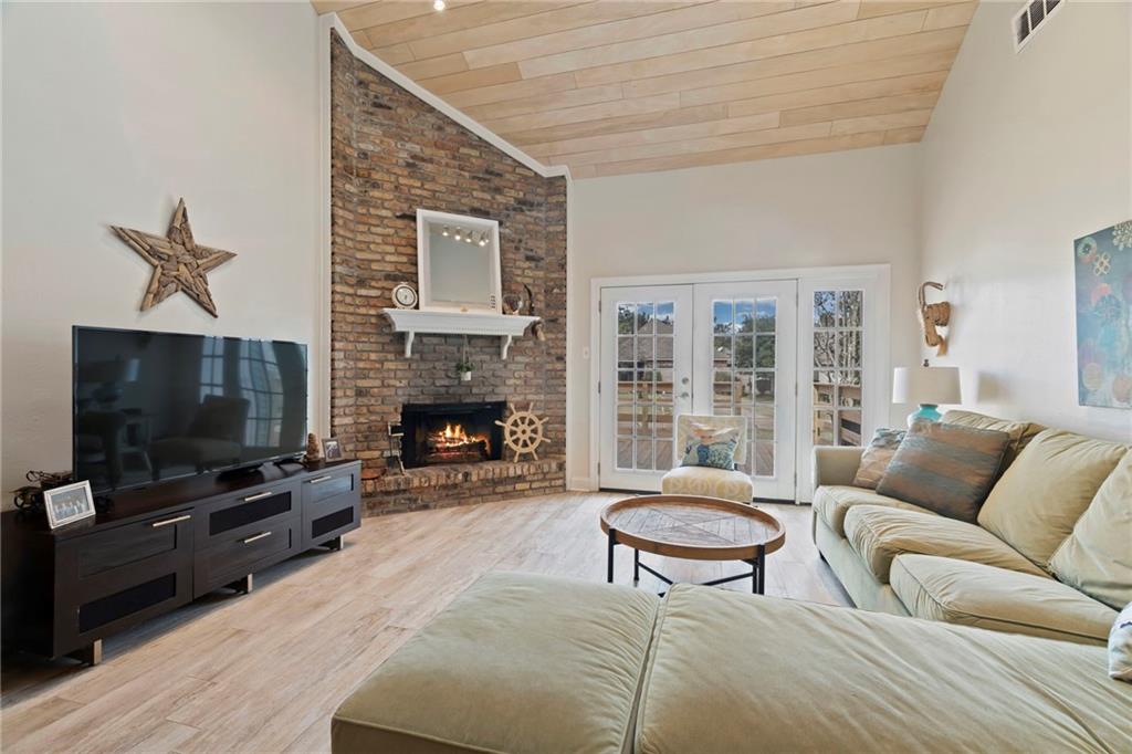 6 JACQUELINE Court 6