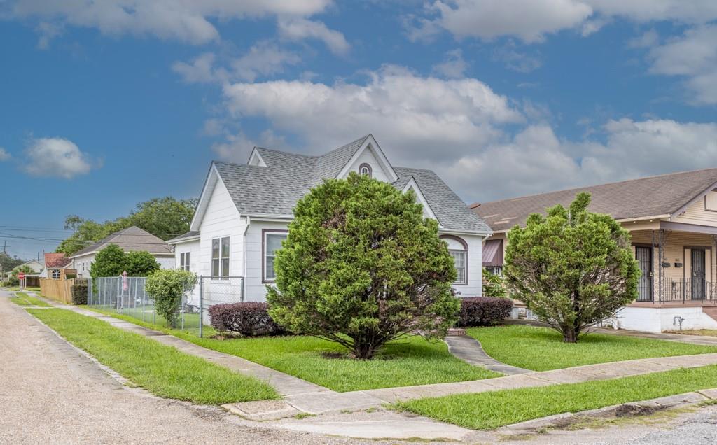 3433 CLERMONT Drive
