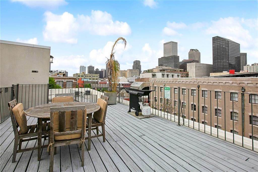 330 JULIA Street 223
