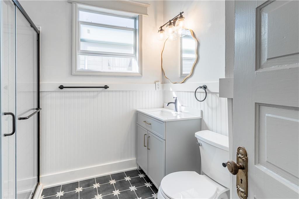 New Orleans, Louisiana 70115, United States, 2 Bedrooms Bedrooms, ,1 BathroomBathrooms,Residential,Pending,65385