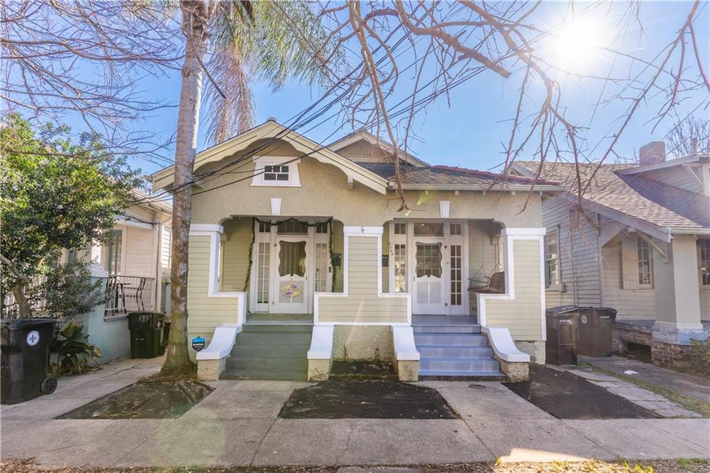 New Orleans, Louisiana 70115, United States, 2 Bedrooms Bedrooms, ,1 BathroomBathrooms,Residential,Pending,65385