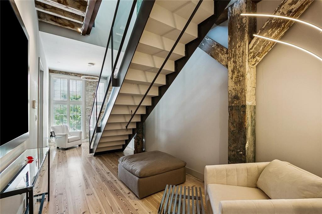 450 JULIA Street 3G