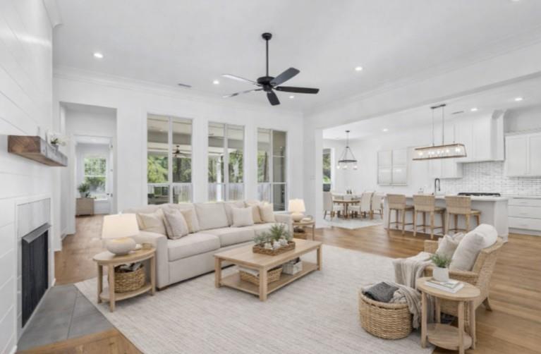 224 CHATEAU PAPILLON Drive