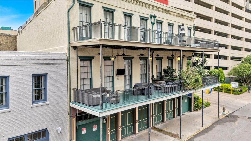 633 TCHOUPITOULAS Street 1