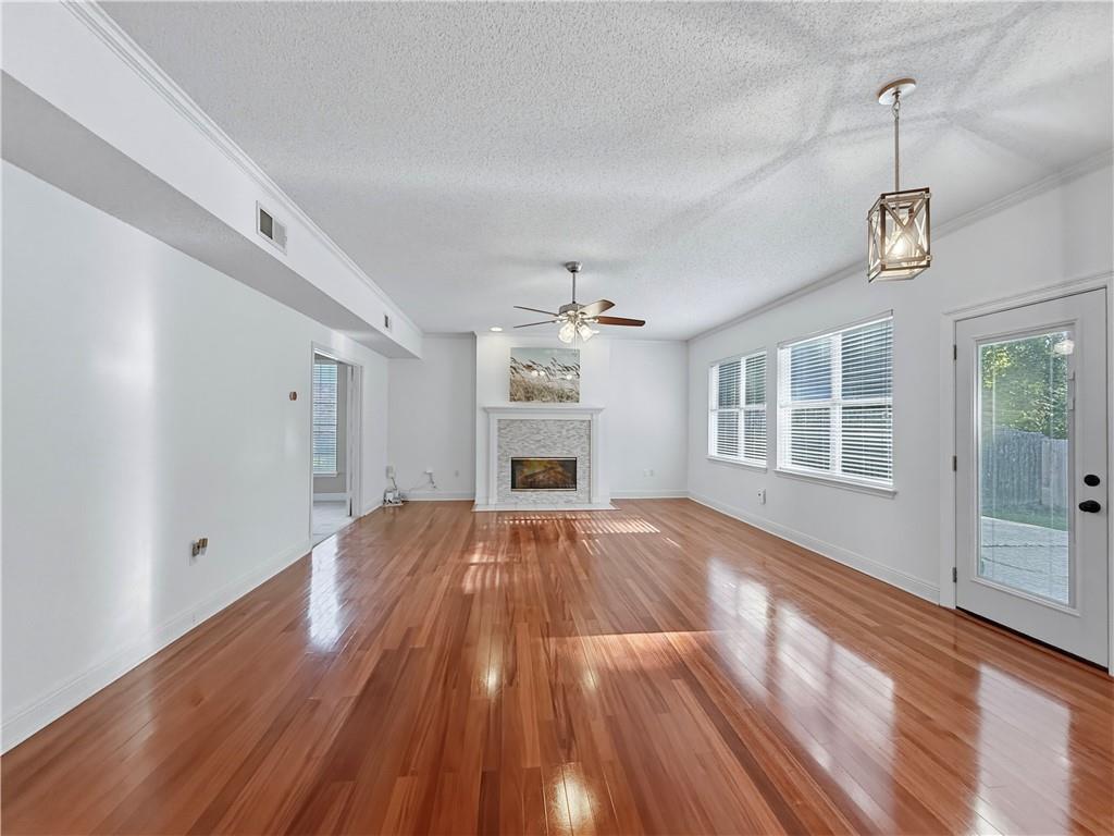 141 E EMERALD CREEK