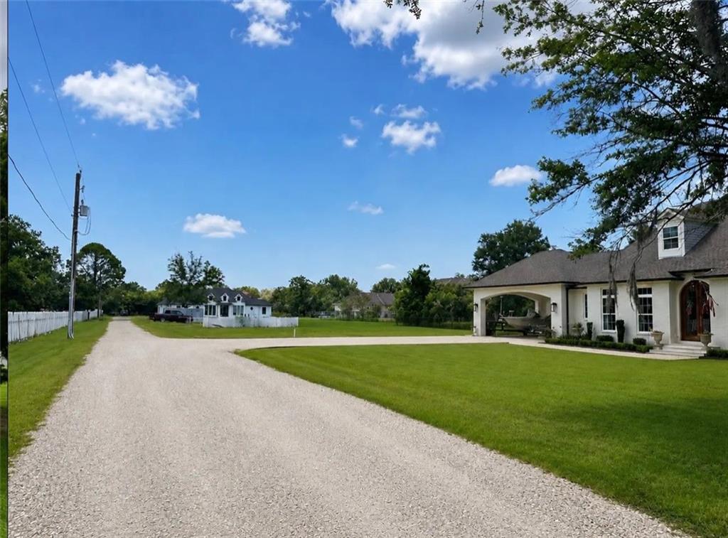 3435 E ST BERNARD Highway