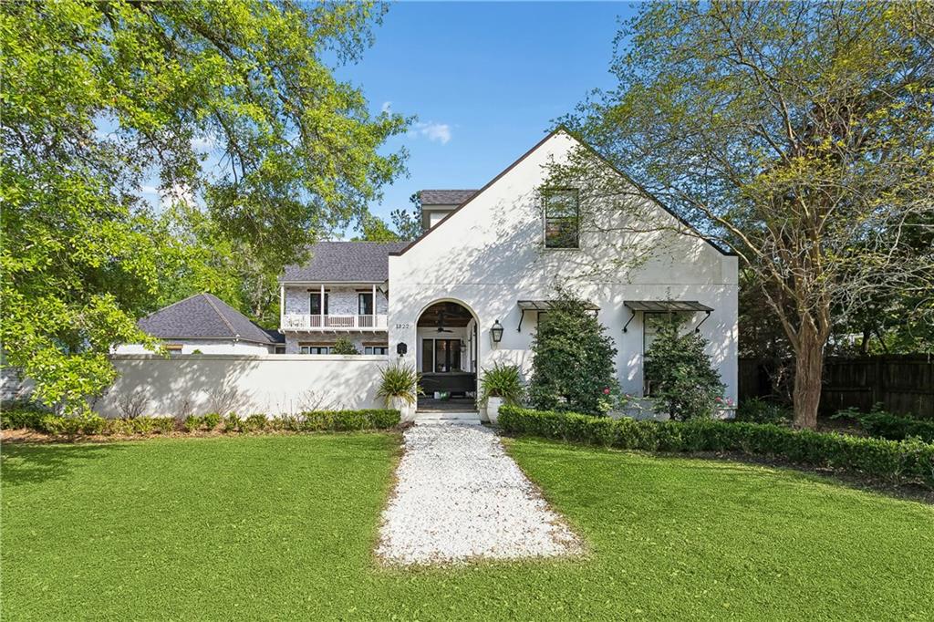 1322 S JAHNCKE Avenue