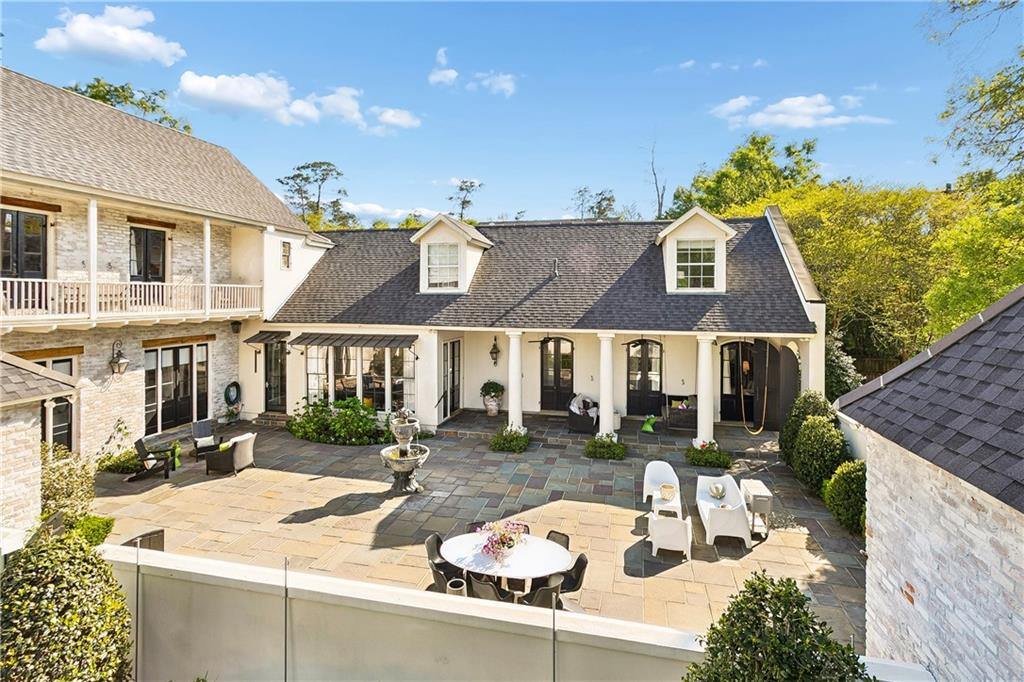 1322 S JAHNCKE Avenue