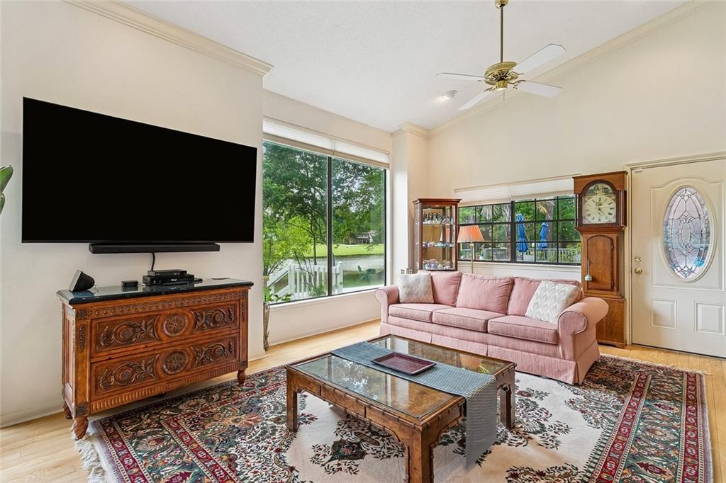 640 N BEAU CHENE Drive 7