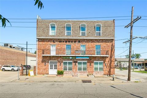 301-303 S BROAD Street New Orleans LA 70119