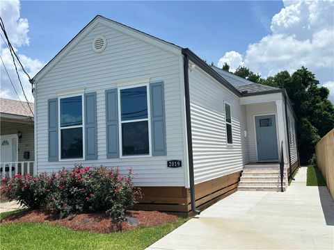 2019 HUEY P LONG Avenue Gretna LA 70053