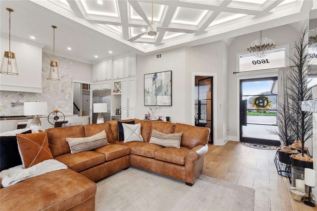 1600 HEATHERWOOD Drive