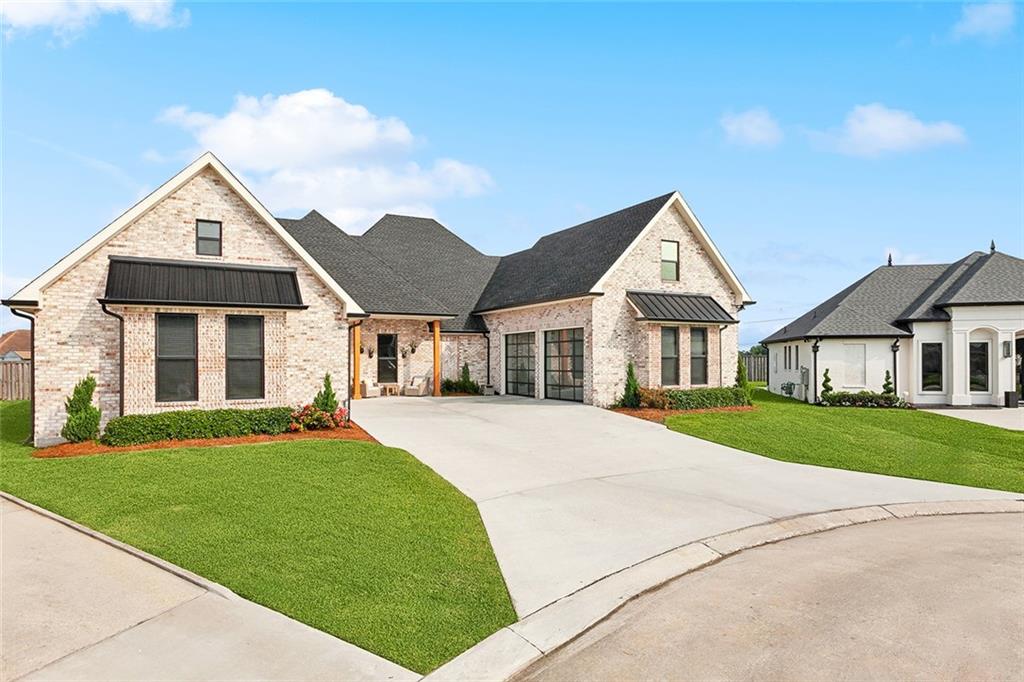 1600 HEATHERWOOD Drive