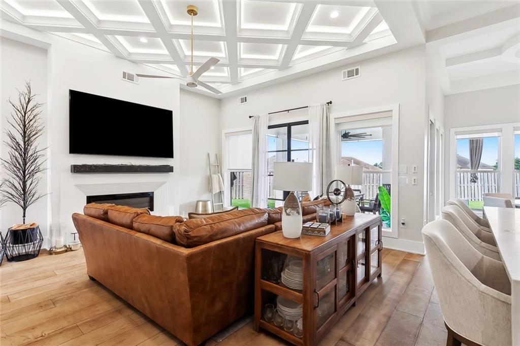 1600 HEATHERWOOD Drive